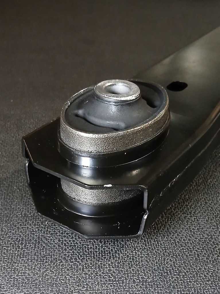 [AE-11-RK641869] Brazo de Suspensión / Trasero