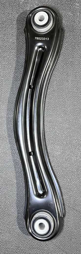 [AE-11-RK643146] Brazo de Suspensión / Trasero / Lateral / Derecho