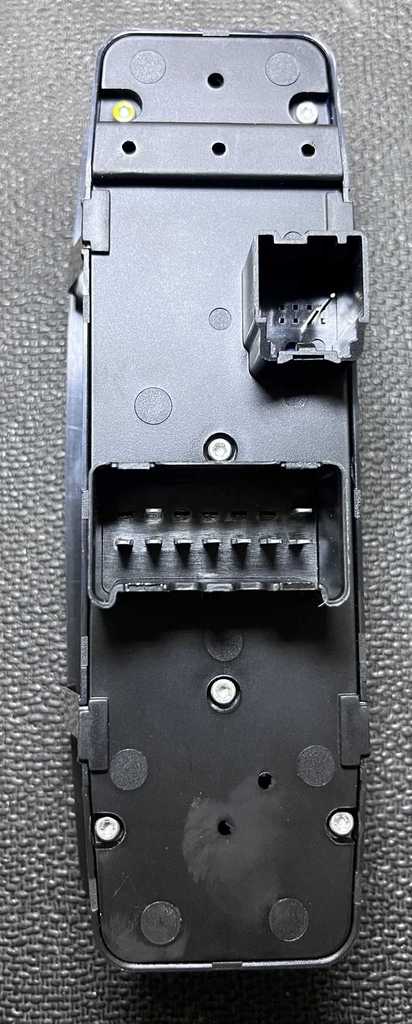 [AE-10-DWS1383] Mando Elevavidrios de Puerta 9 PINES *auto*