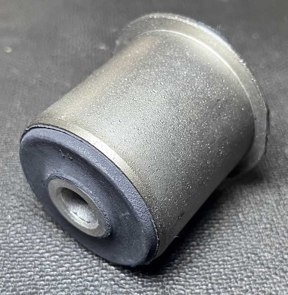 [AE-11-K7419] Buje de Brazo de Suspensión / Delantero / Inferior