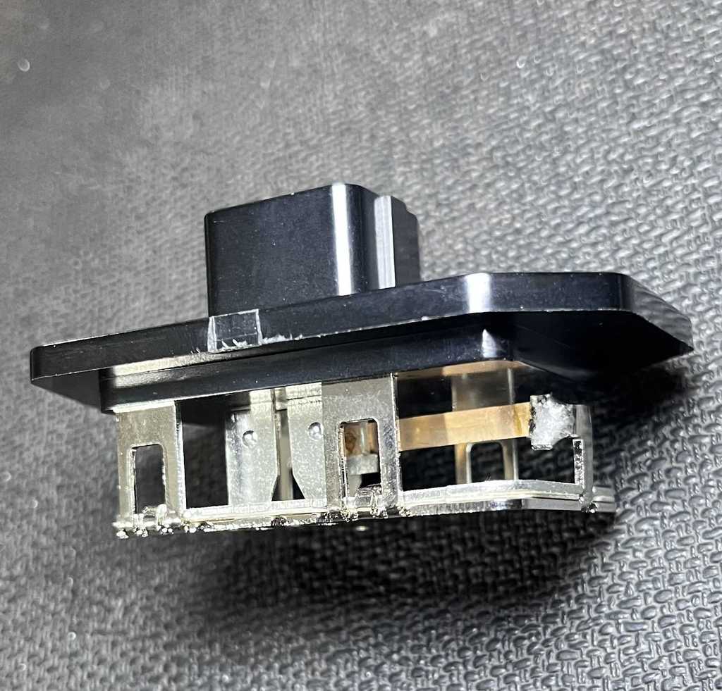 [AE-02-RU560] Resistencia de Aire Acondicionado