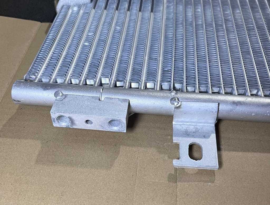[AE-02-3683] Condensador A/C