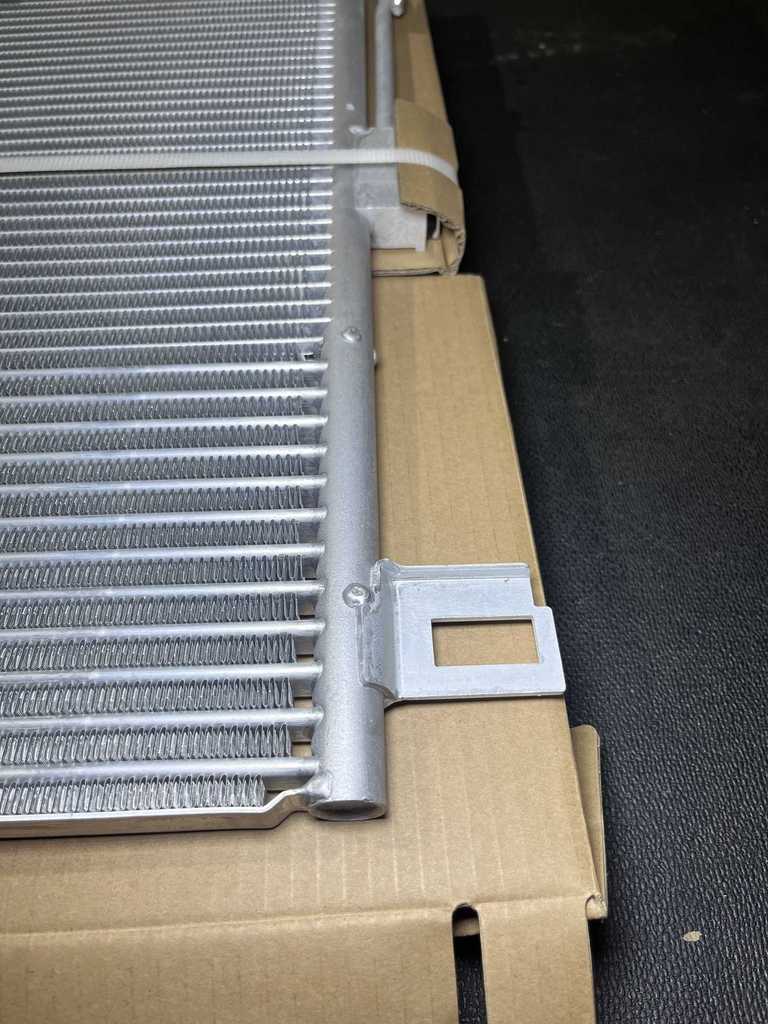 [AE-02-3893] Condensador A/C