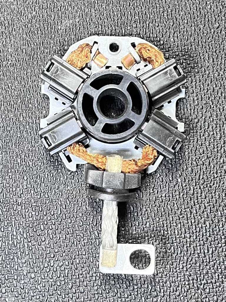 [AE-04-17948B] Carbonera de Arranque