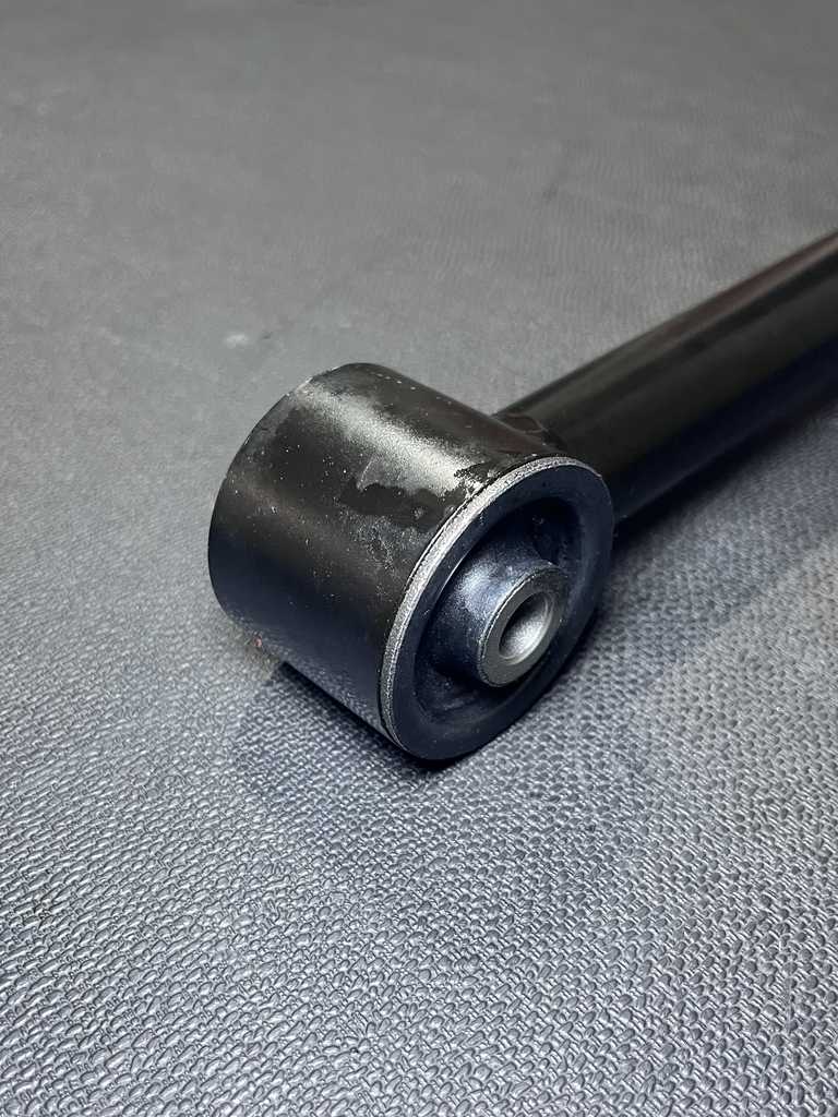 [AE-11-RK642169] Brazo de Suspensión / Trasero / Superior