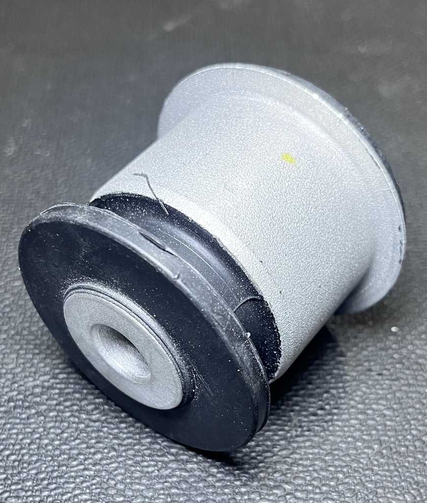 [AE-11-K201261] Buje de Meseta / Delantero / Inferior / Delantero