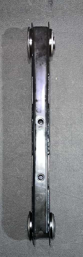 [AE-11-CK641180] Brazo de Suspensión / Trasero