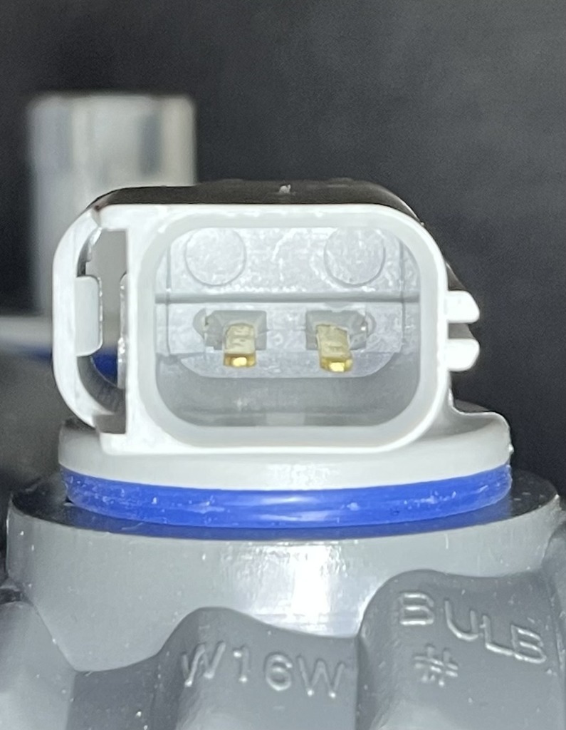 [AE-05-CH2802101] Stop / Trasero / Izquierdo
