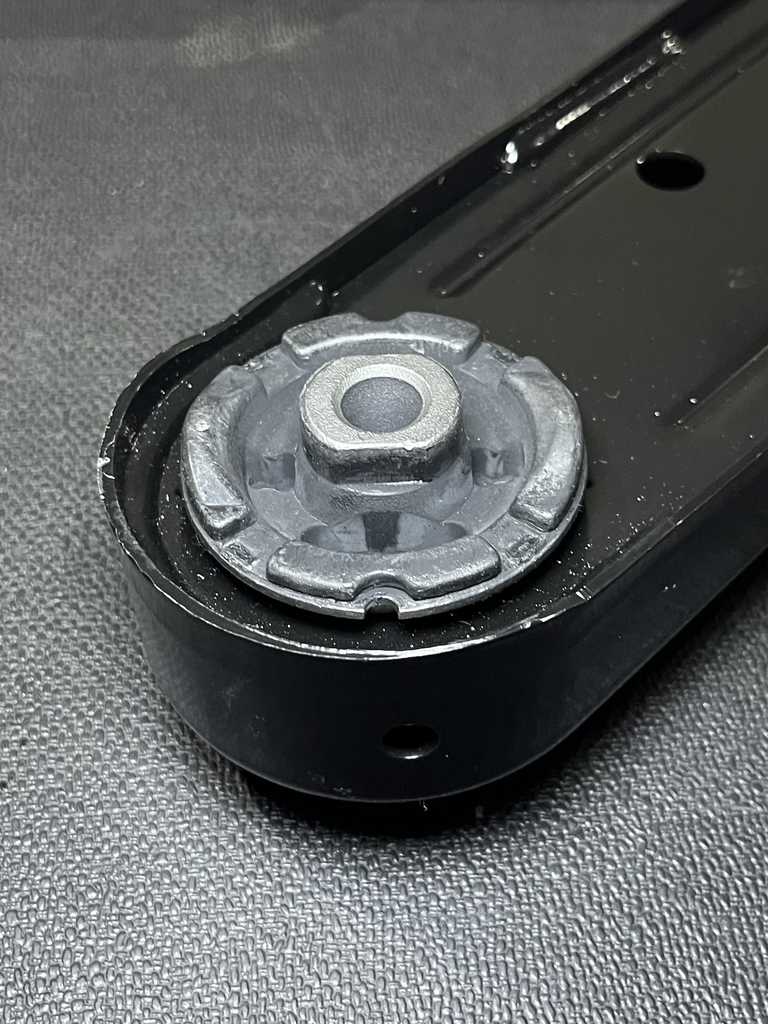 [AE-11-RK621376] Meseta de Suspensión / Trasera / Superior