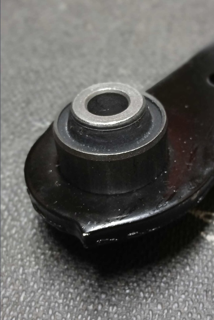 [AE-11-RK641281] Brazo de Suspensión / Trasero / Superior