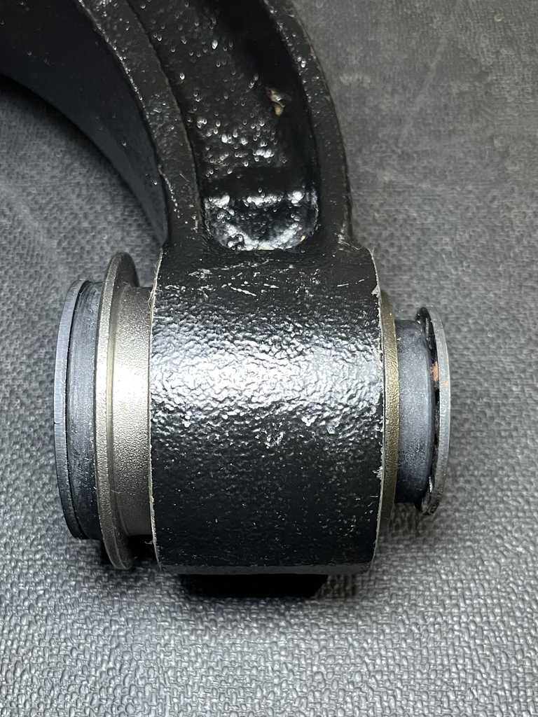 [AE-11-RK621374] Meseta de Suspensión / Delantera / Inferior / Derecha