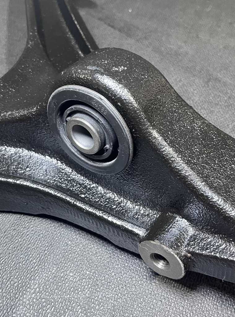 [AE-11-RK621375] Meseta de Suspensión / Delantera / Inferior / Izquierda
