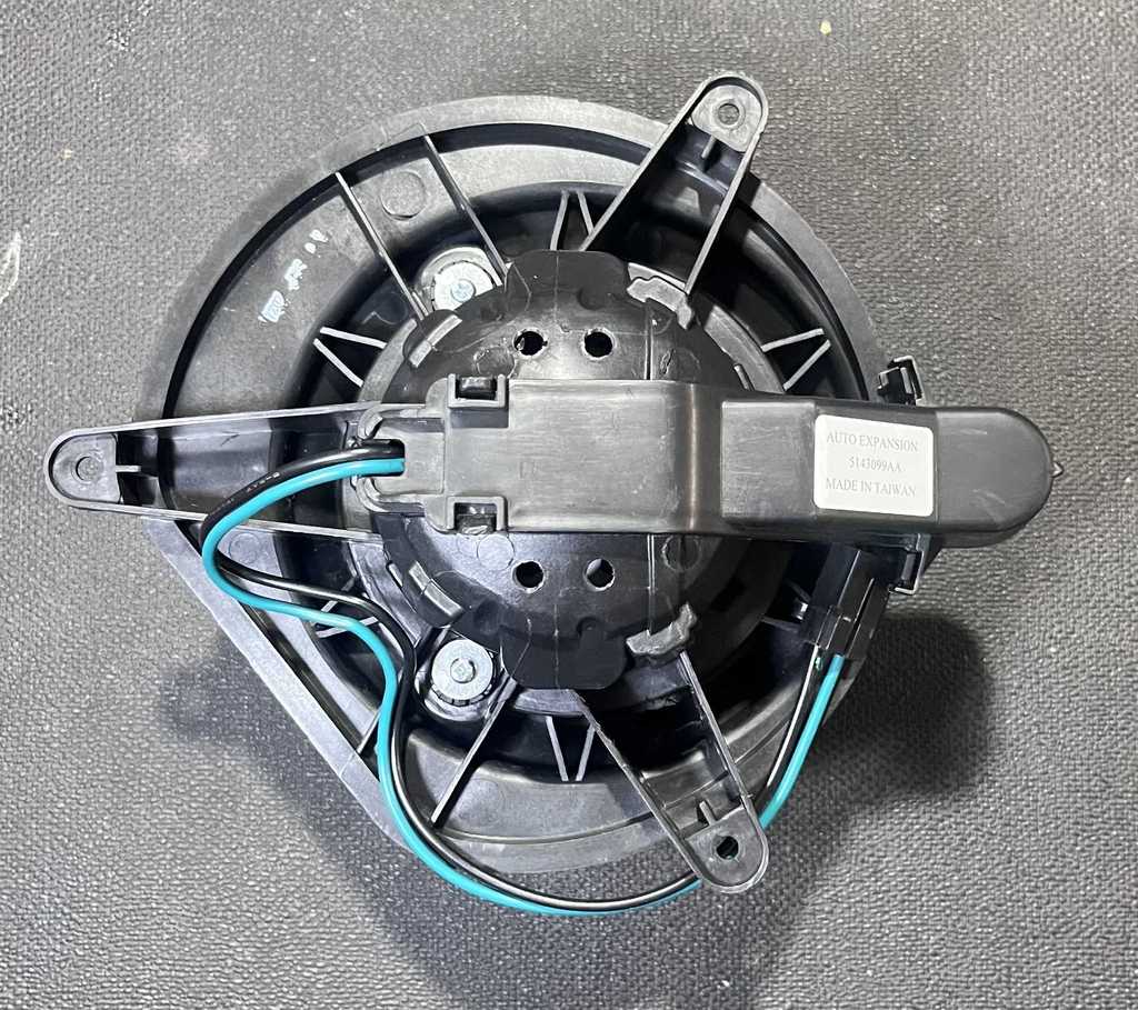 [5143099AA] Motor Soplador